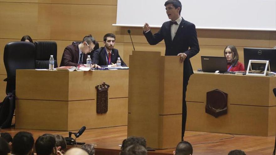 El Aula de Debate coordina el primer torneo de alumnos de IES