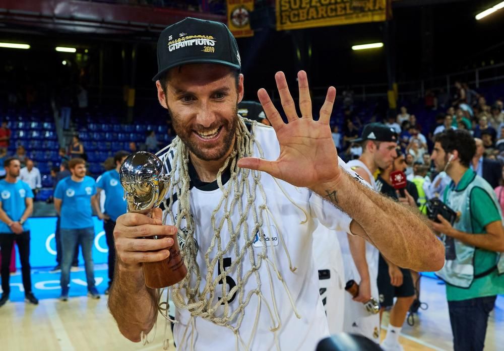 El Real Madrid, campeón de la ACB tras ganar el cuarto partido al Barcelona