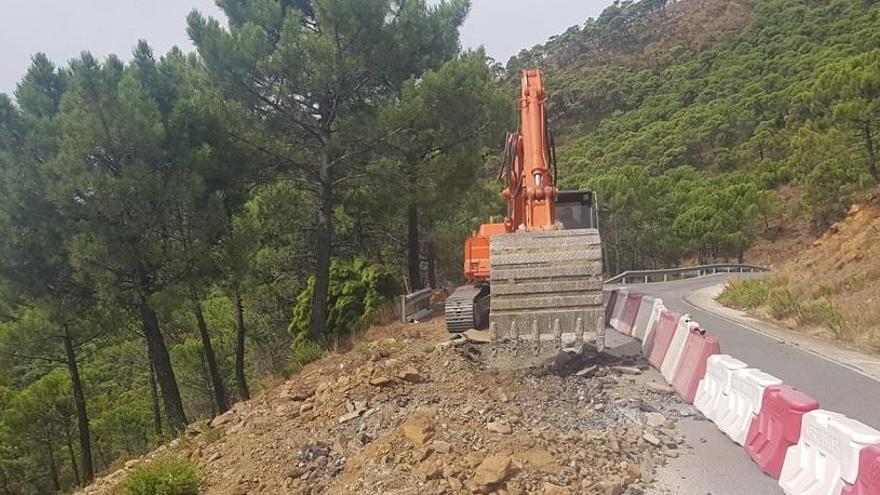 La Diputación invierte 474.000 euros en la carretera a Jubrique desde Peñas Blancas