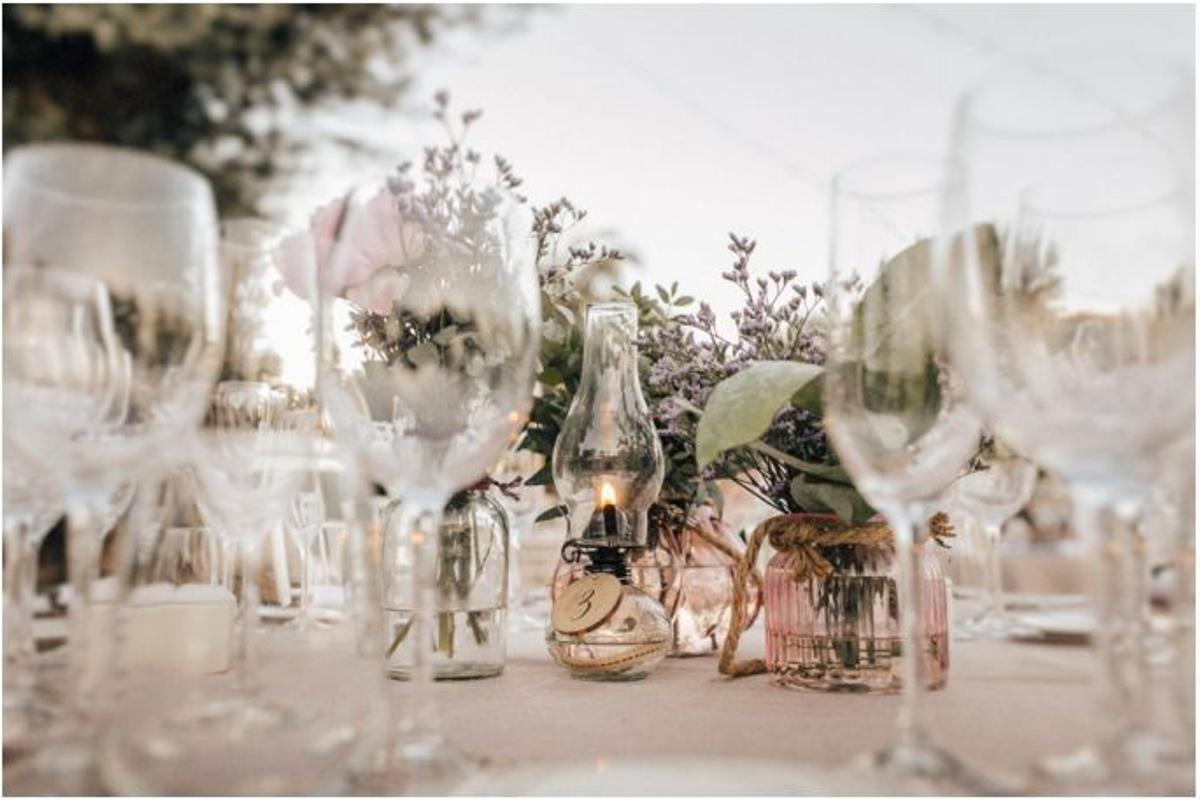 Ilumina tu boda: Pequeños detalles en la mesa