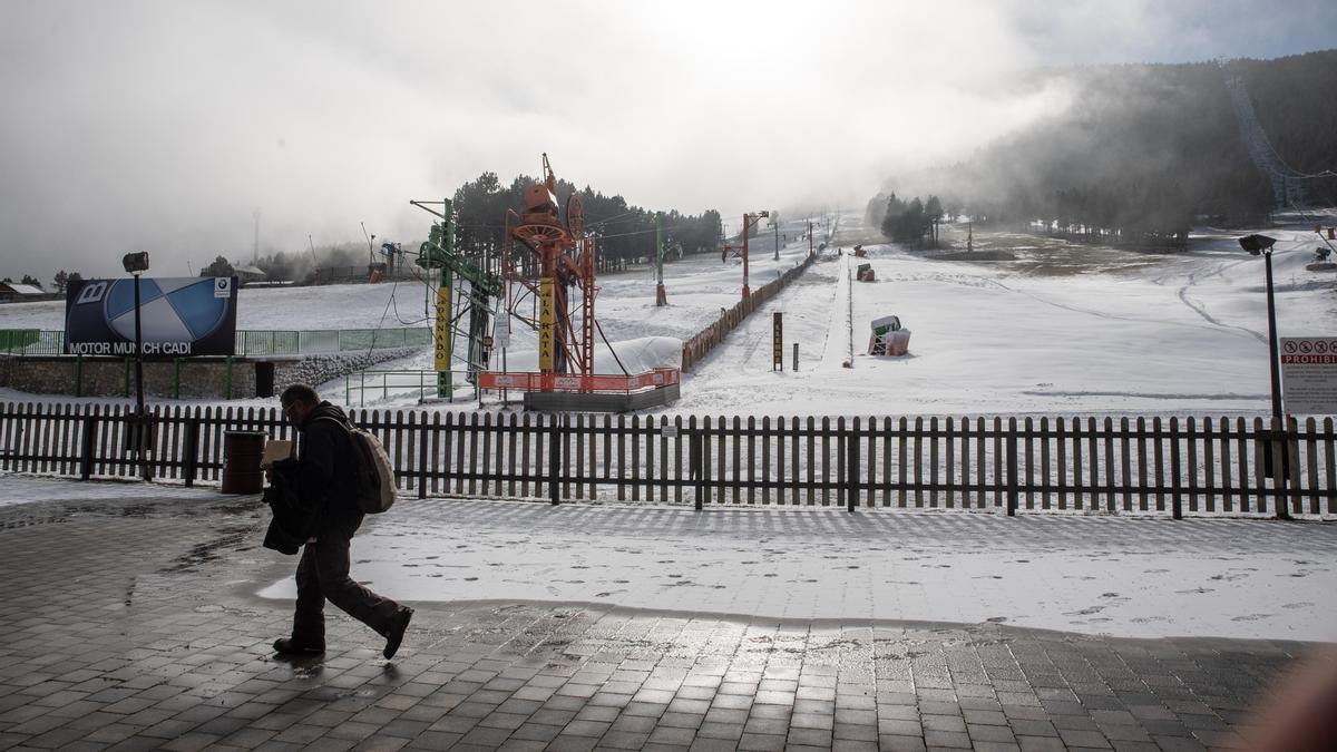 L'estació del Port del Comte busca estratègies per retenir la neu natural a les pistes