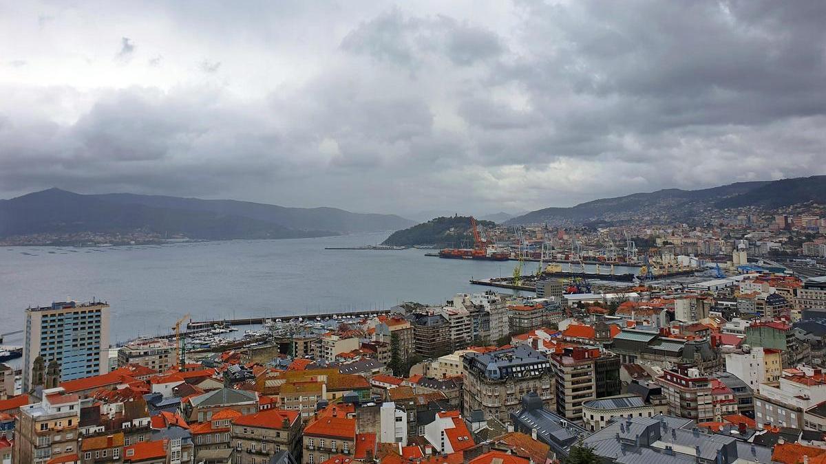 Nubosidad en la ría de Vigo en una foto de archivo.