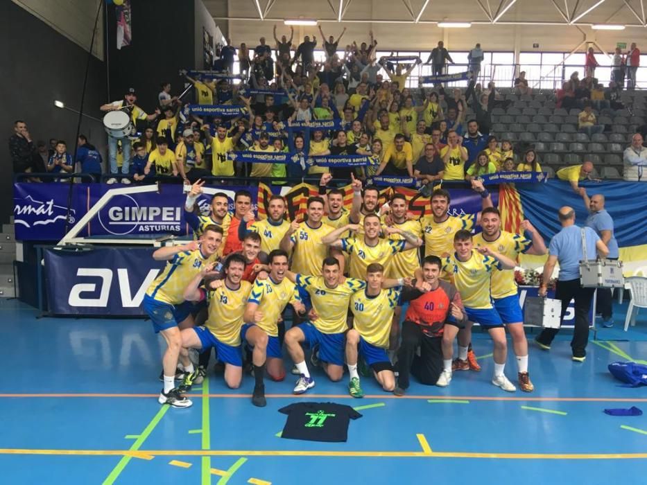 El Sarrià celebra l''ascens a Divisió d''Honor Plata (31-22)