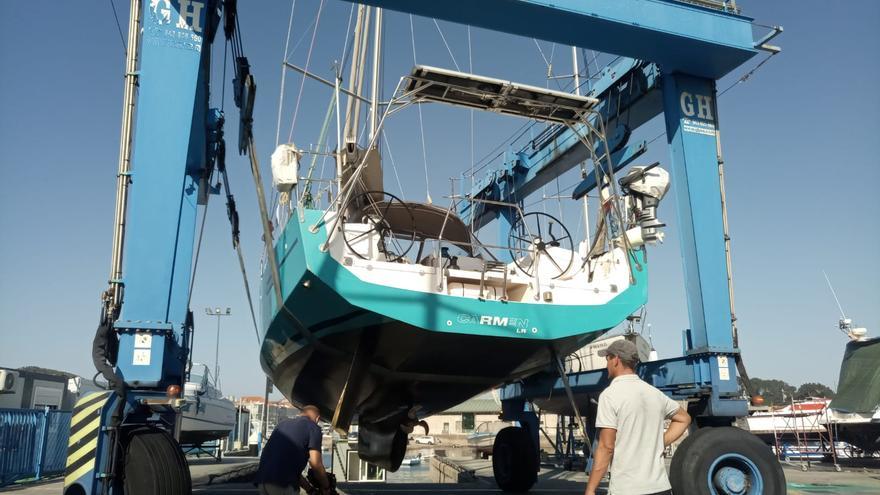 Orcas frente a Silleiro: un velero acaba con el timón roto y remolcado hasta Baiona