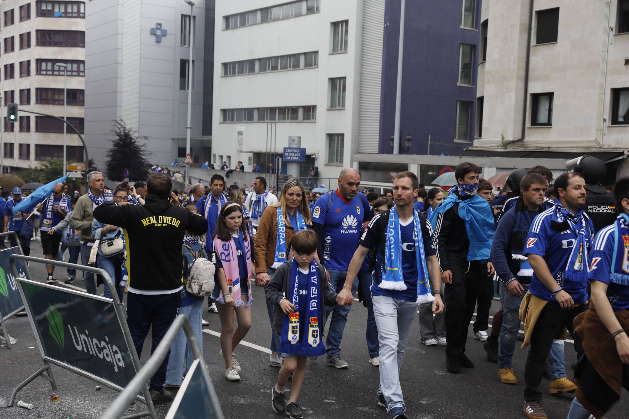 Así fue el recibimiento de la afición al Real Oviedo y toda la previa del último partido de la temporada