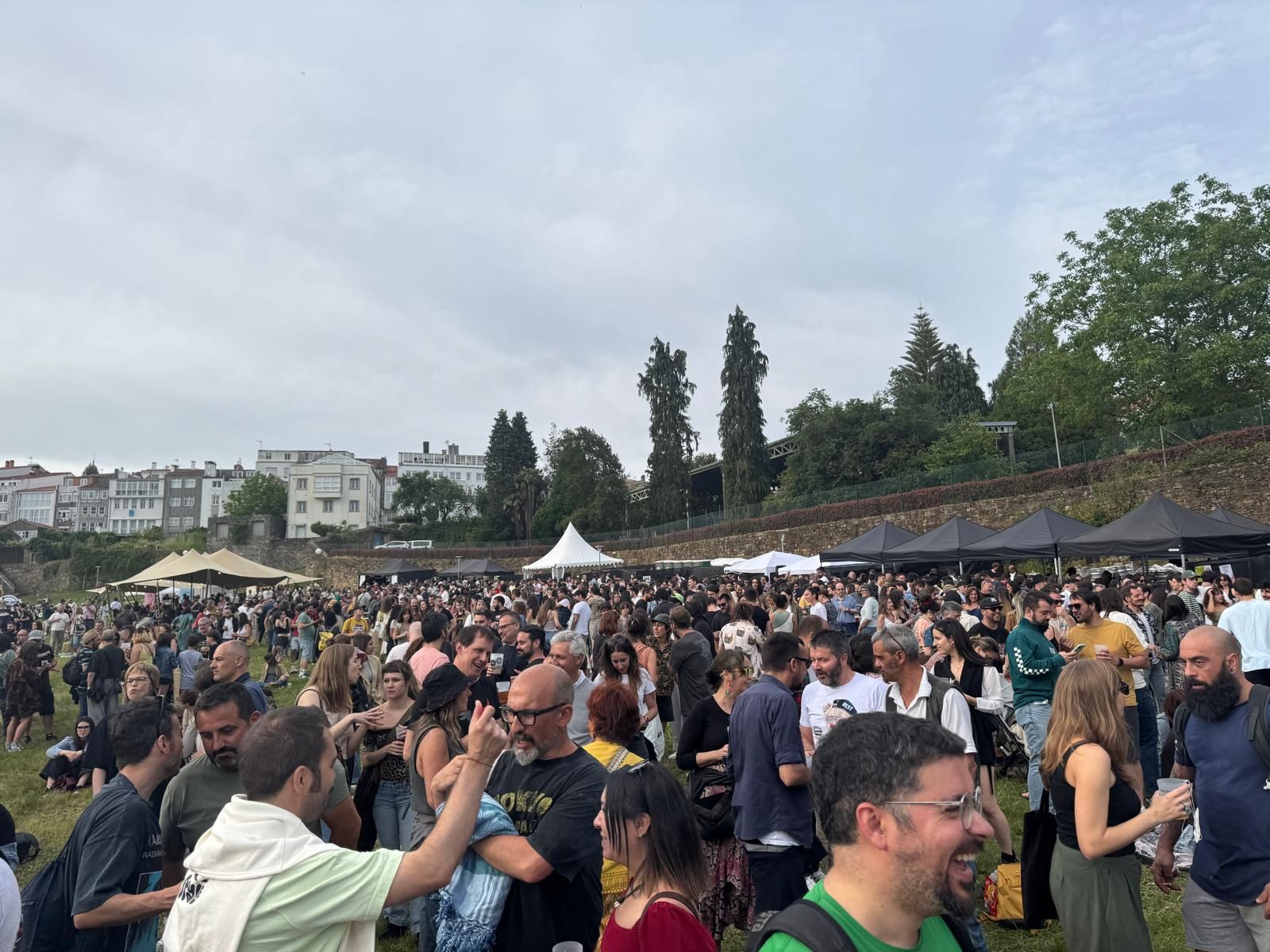 La Romaría das Flores aterriza por todo lo alto en su estreno en Santiago