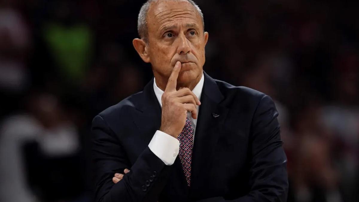 Ettore Messina deja la dirección del Armani Milan "para evitar la disensión dentro del club y la afición", dijo