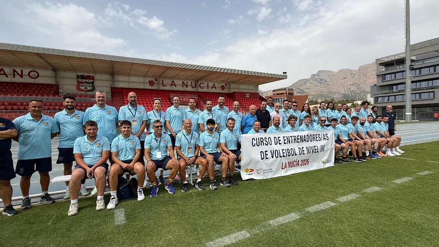 Un total de 46 entrenadores de vóley se forman en el Curso Nivel III Nacional en La Nucía
