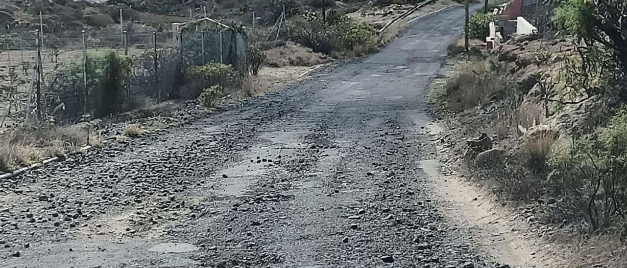 Carretera de Chajaña, en la medianía alta de Arico. | | E.D.