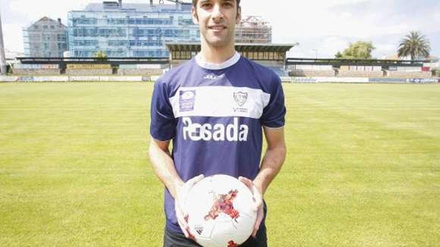 Juan López, con la camiseta del Marino, en Miramar.