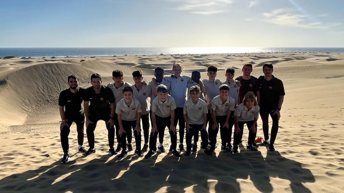 El Infantil B del Barça en las dunas de Maspalomas