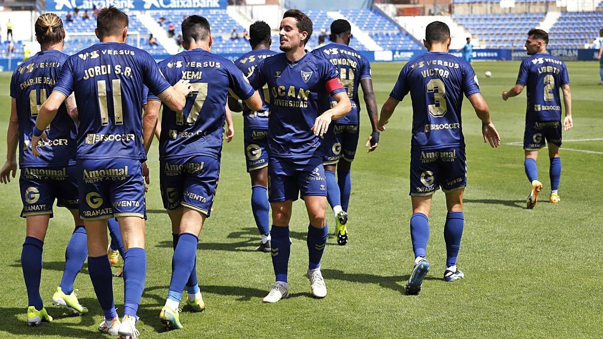 Los jugadores del UCAM Murcia CF celebrando un gol esta temporada.