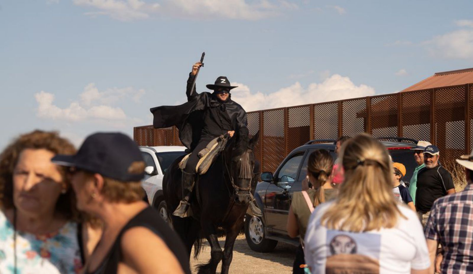 Llegada de El Zorro al Teso de la Mora. | José Luis Fernández