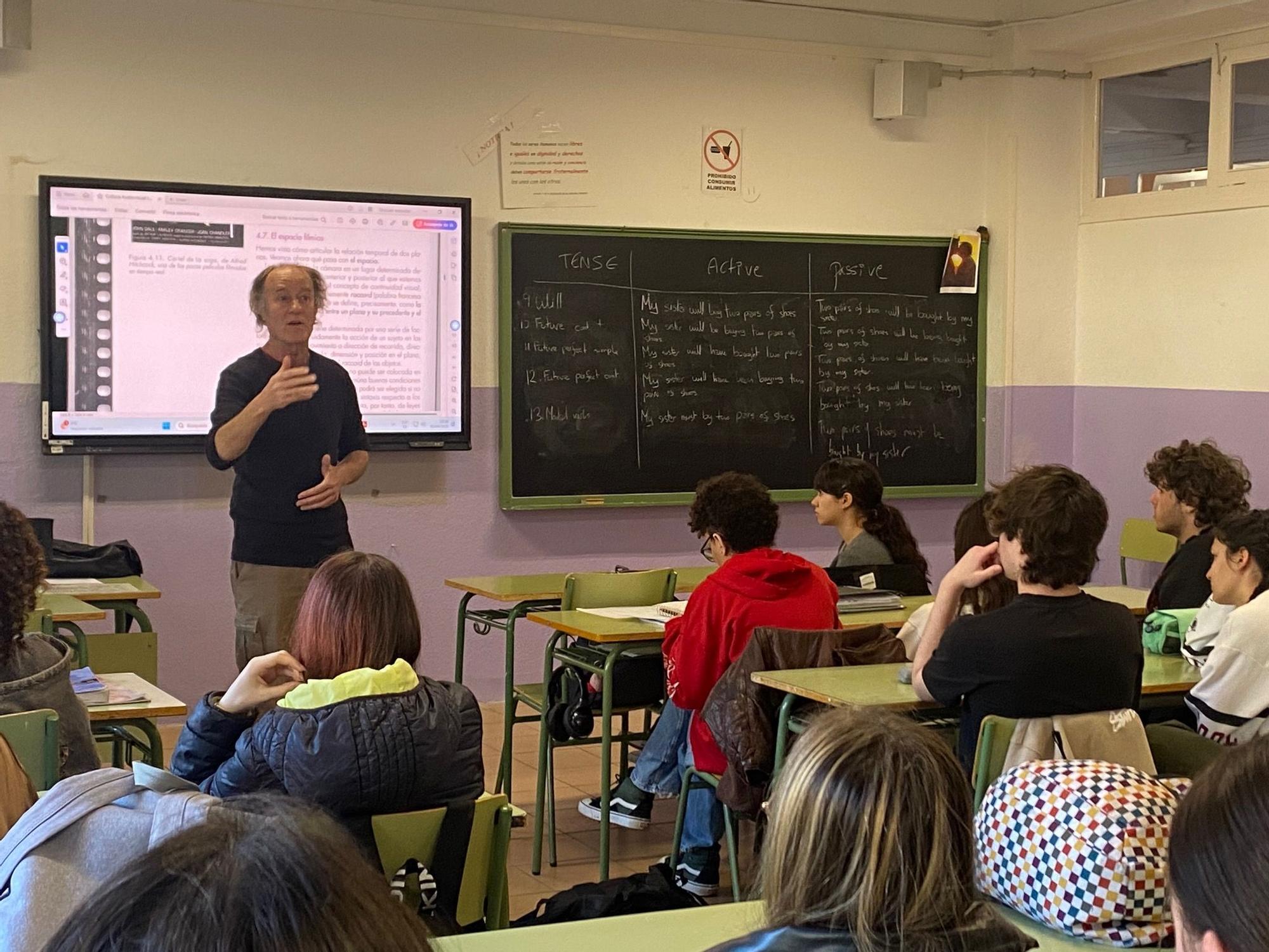 Jesús Pescador, actor, ofrece una charla a los alumnos del Bachillerato de Artes del IES Virgen del Pilar
