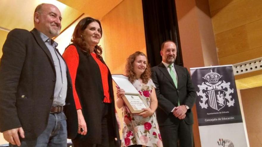 Un instante de la entrega del premio, esta tarde, en la Lonja de Orihuela