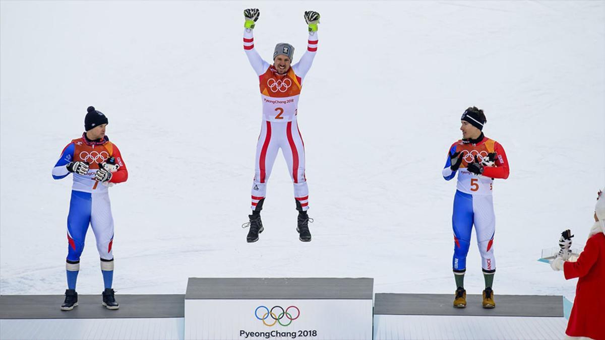 Marcel Hirscher, eufórico en el podio