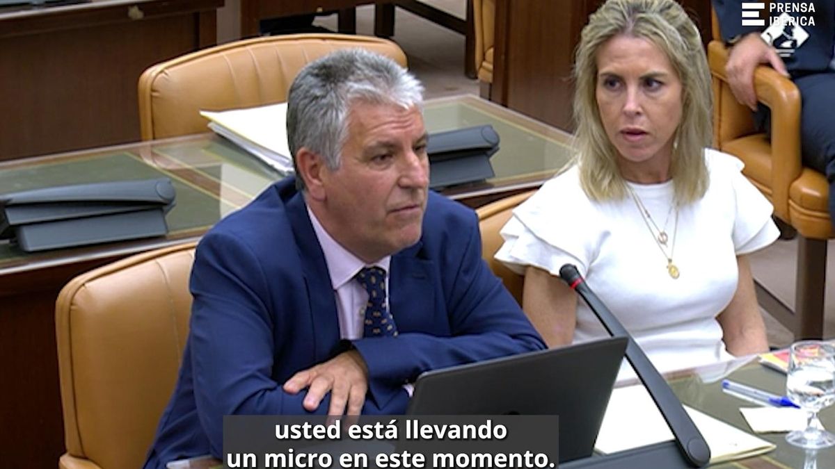 VÍDEO | Un diputado de Vox pregunta a Villarejo si le está grabando en una comisión pública