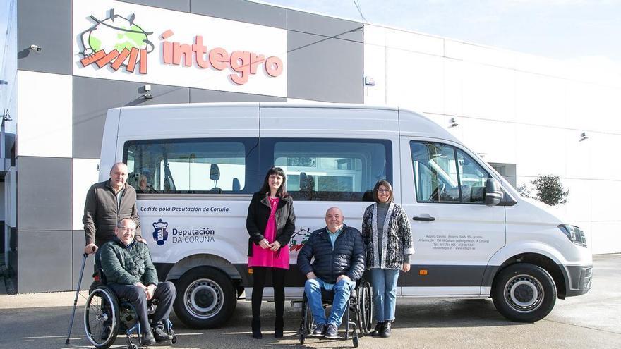 Íntegro reforza o transporte adaptado para persoas con diversidade co apoio da Deputación