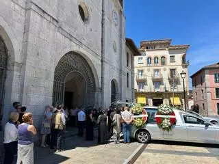 Pravia despide a Luciano Álvarez, reputado dentista residente en Salinas y fan incondicional de los Porsche fallecido en accidente de tráfico