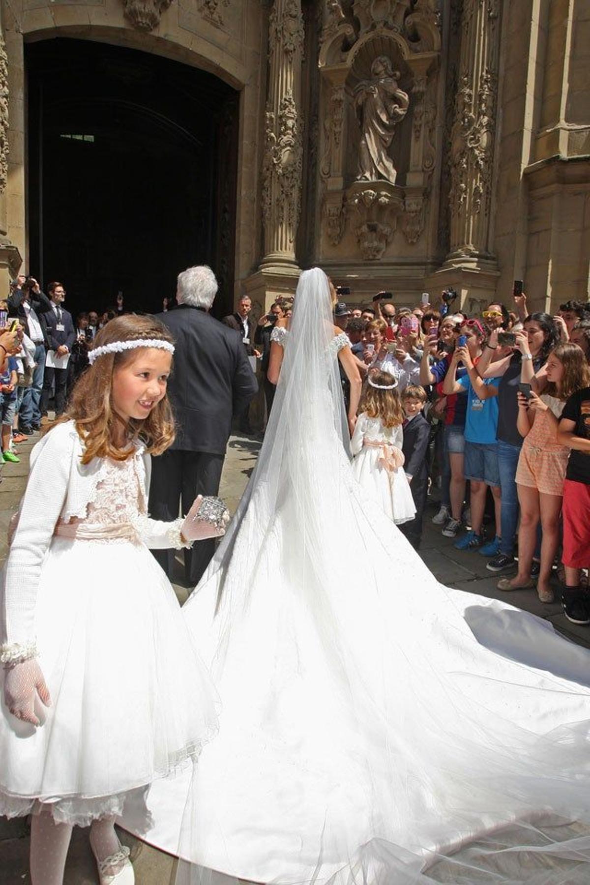 Vista del vestido de novia de María Lorente por detrás