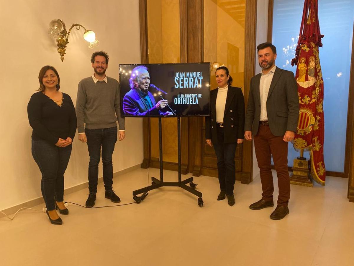 La alcaldesa Carolina Gracia junto con los concejales María García, Antonio Sánchez y José Aix
