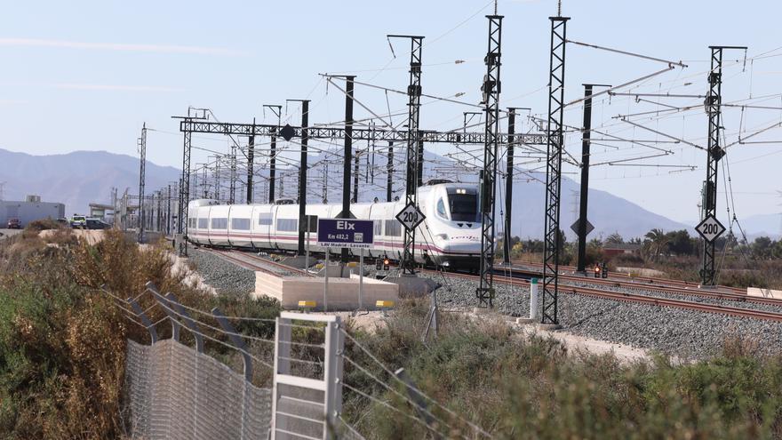 El AVE conectará Elche y Orihuela con Segovia, Valladolid y Burgos sin transbordos en Madrid