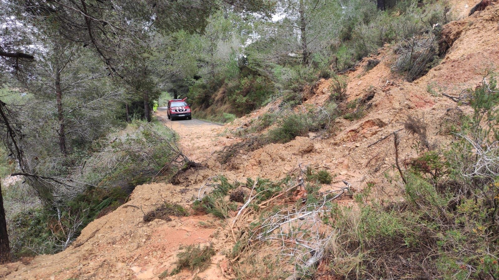 Yátova solicitará la declaración de zona catastrófica tras el temporal que ha destrozado caminos rurales y parajes naturales