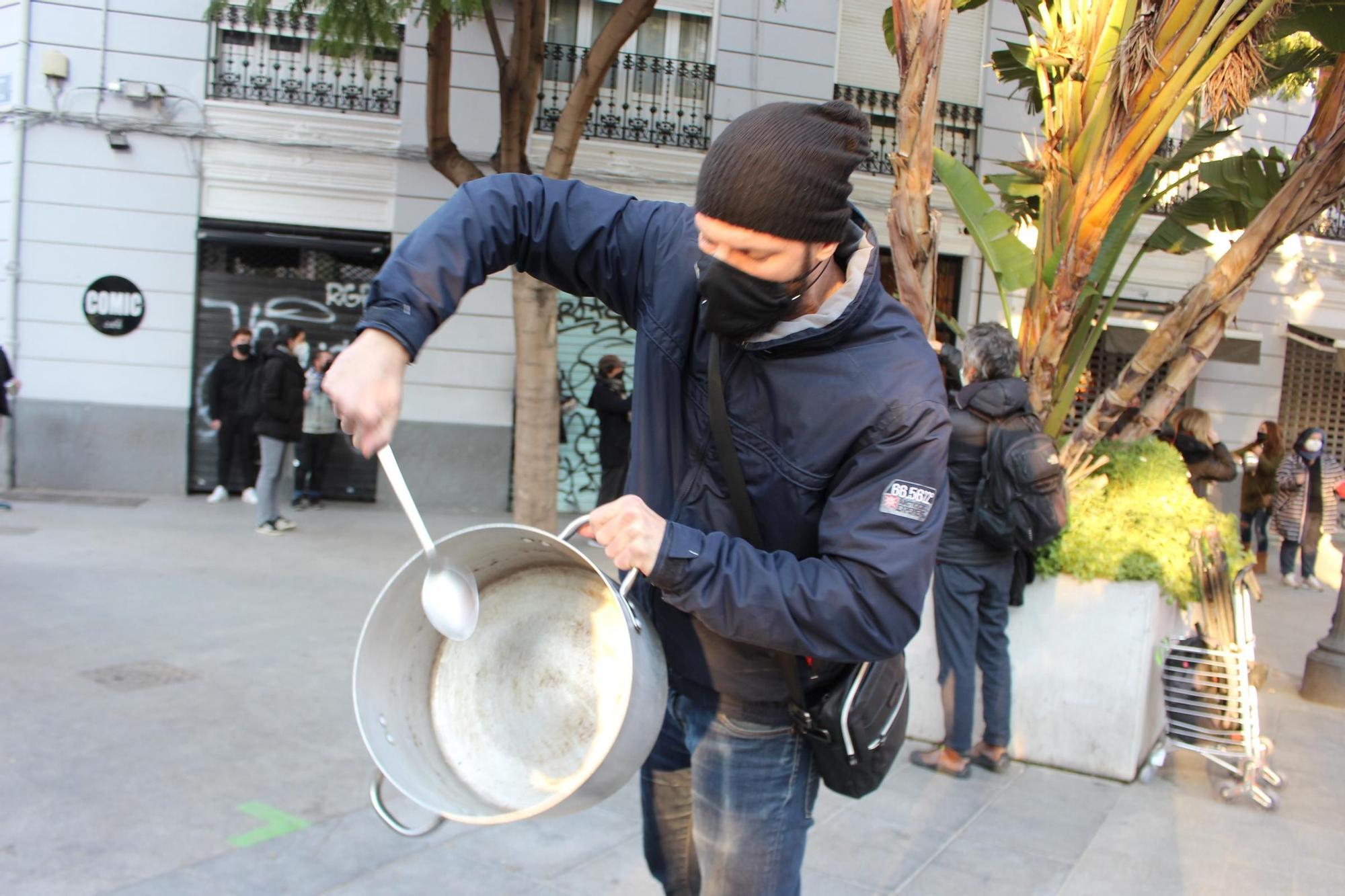 Cacerolada de la hostelería en contra del cierre a las 17 horas