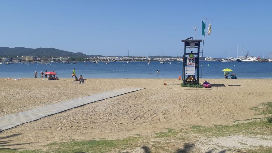 Playas en Ibiza: reabierta la playa de s&#039;Arenal cerrada por vertidos fecales