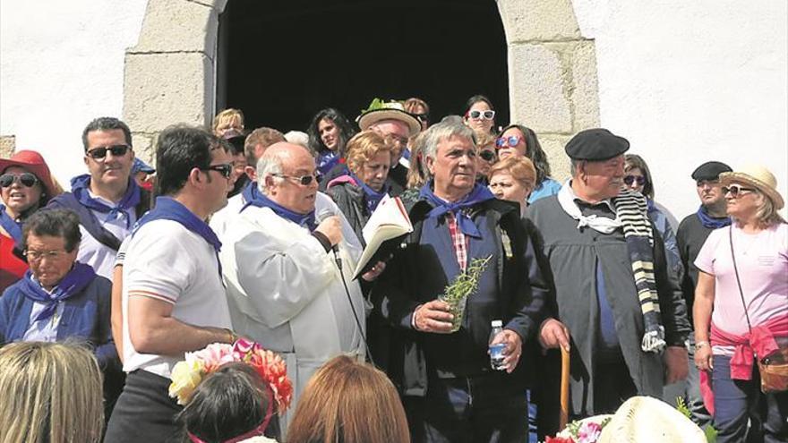 La romería de Sant Antoni pone fin a los actos de Pascua