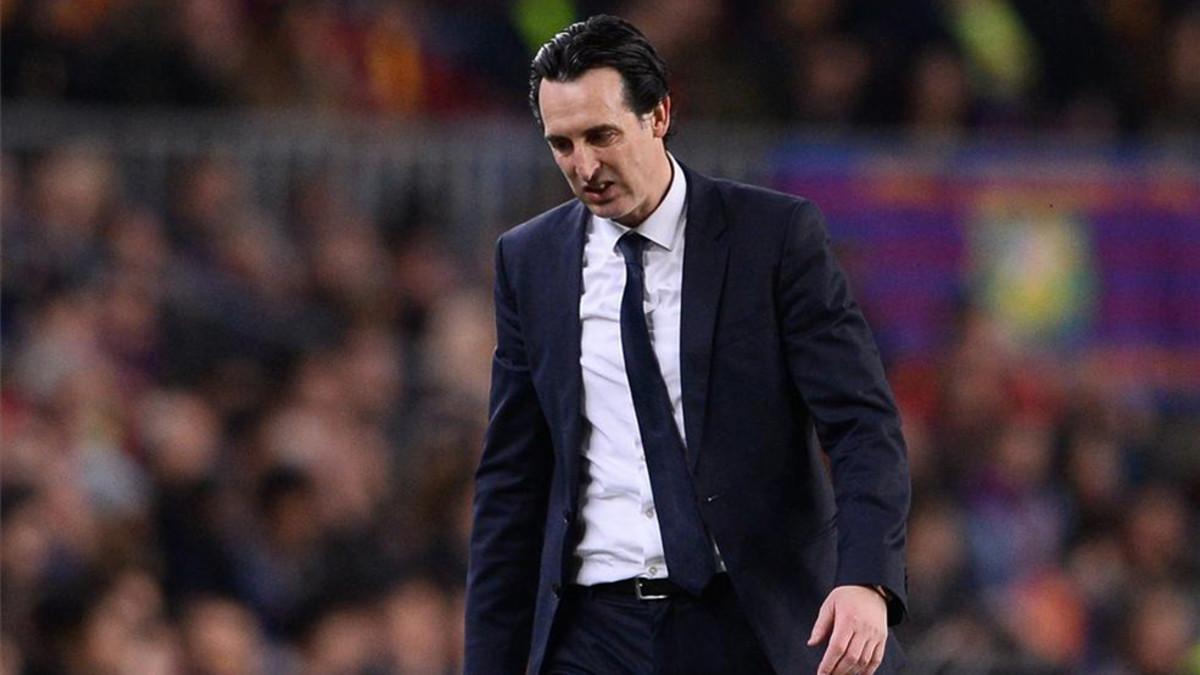 Emery, durante la goleada encajada en el Camp Nou