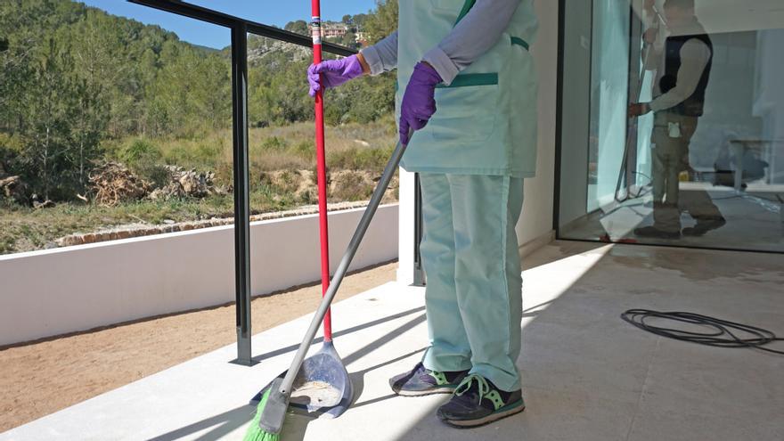Top Clean dispone de maquinaria avanzada y equipos de limpieza para garantizar un servicio de calidad a sus clientes.