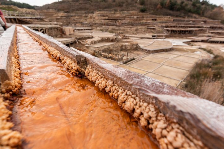 Prepara la cámara de fotos si visitas Añana, porque los paisajes son espectaculares.