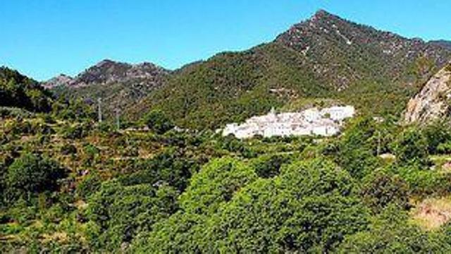 Aín, agua y alcornoques