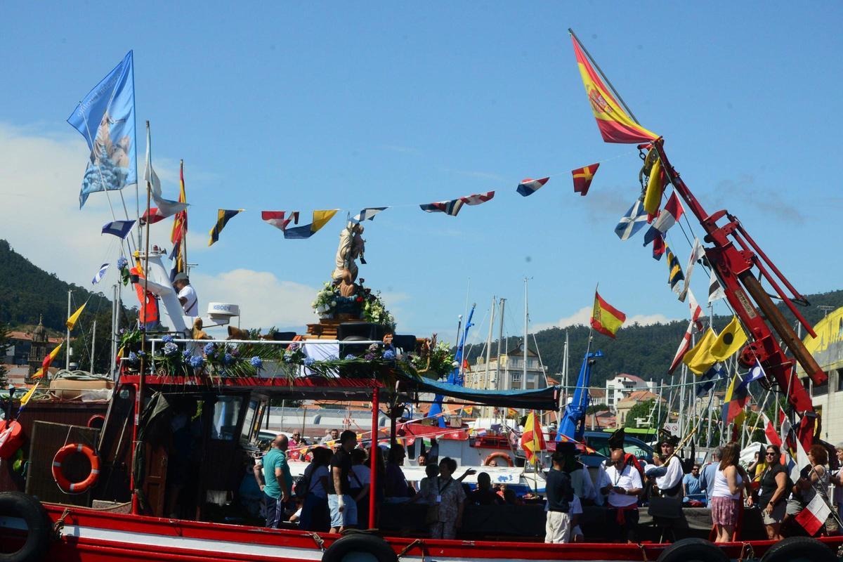 O Morrazo se echa al mar para rendir homenaje a la Virgen del Carmen O Morrazo se echa al mar para rendir homenaje a la Virgen del Carmen