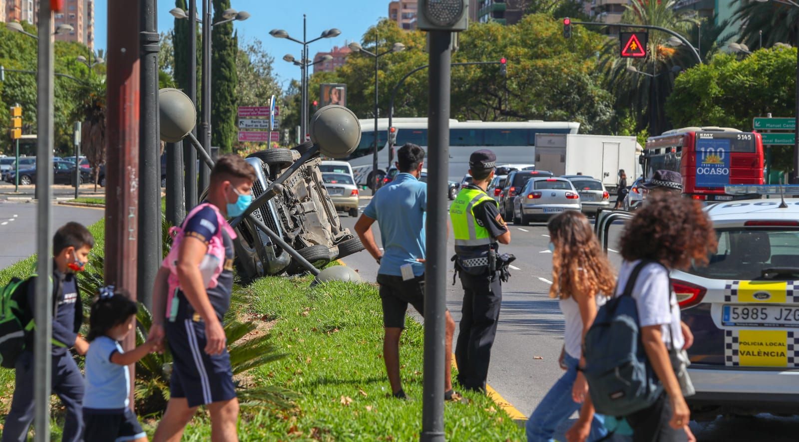 Espectacular accidente en la avenida Blasco Ibáñez de València