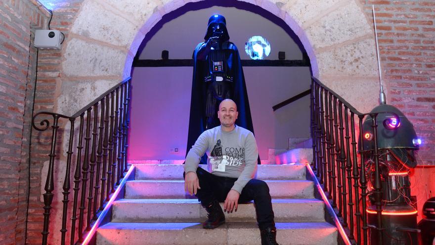 Jedis, droides y todo el universo de Star Wars se instala en la España vaciada de la mano del asturiano Juan Villa