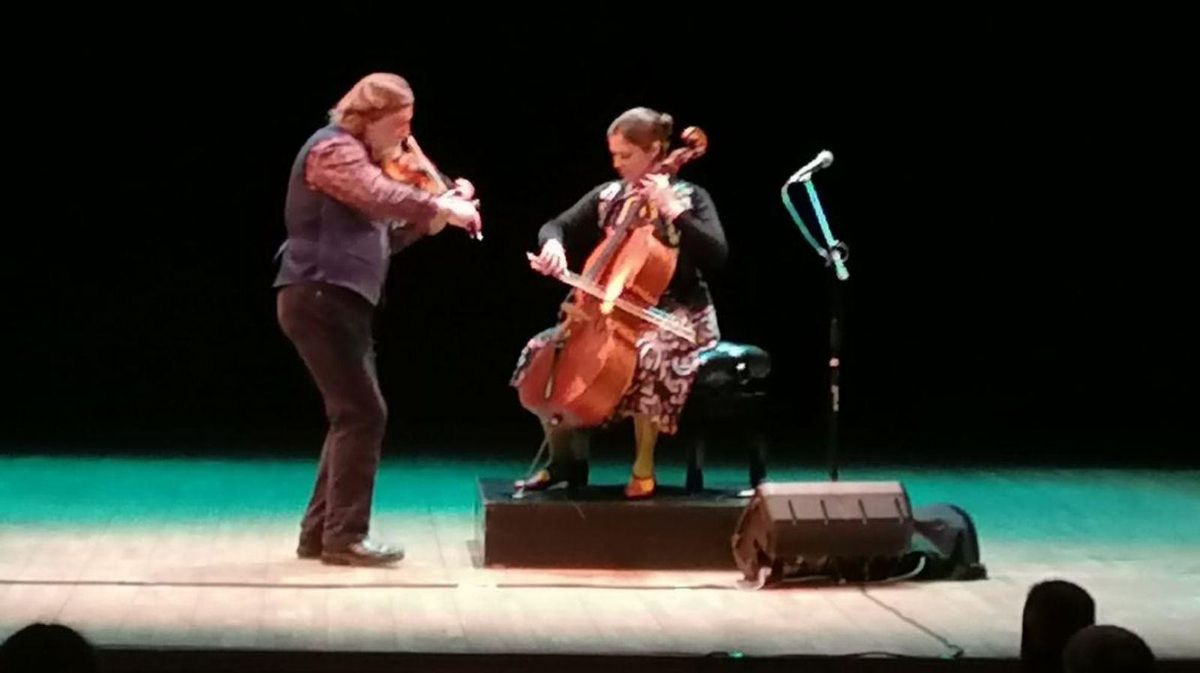 Lección magistral de violín y violonchelo en el Auditorio de Cangas