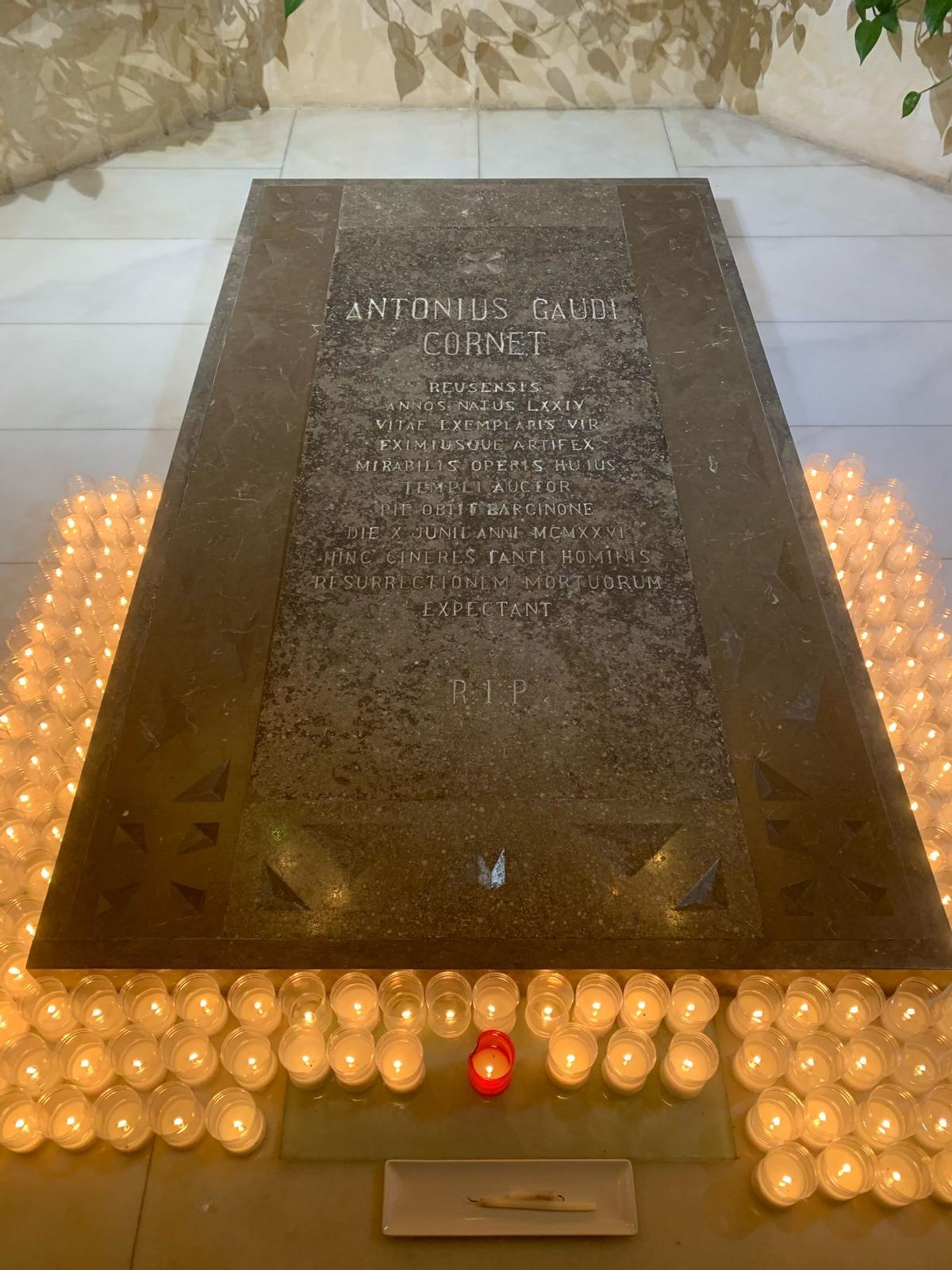 Tumba de Gaudí en la cripta de la Sagrada Família