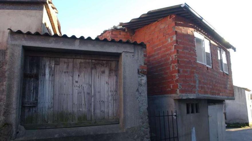 Fachada de una vivienda sin terminar en la provincia de A Coruña. víctor echave