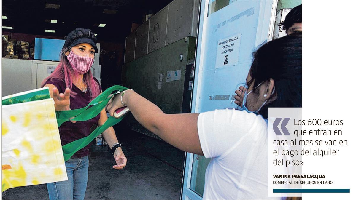 Vanina, en el reparto  de alimentos de  La Prosperidad. 