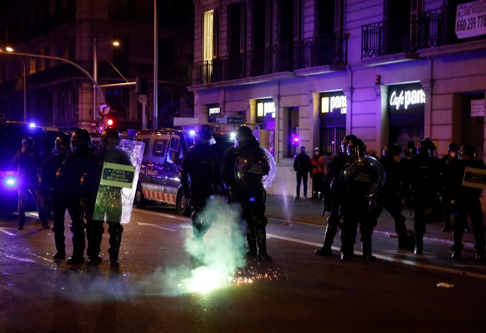 Cinquena nit consecutiva de protestes a Barcelona