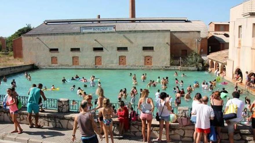 Piscina de Castelló de Rugat, una de les opcions estiuenques.