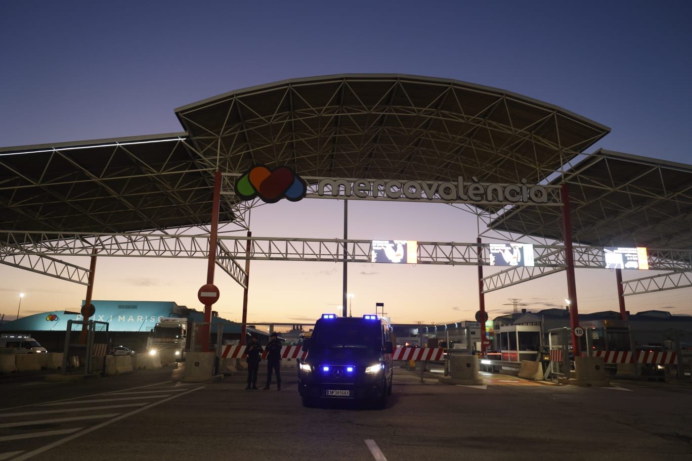 Normalidad en Mercavalencia y el Puerto durante las primeras horas de la huelga de transportistas