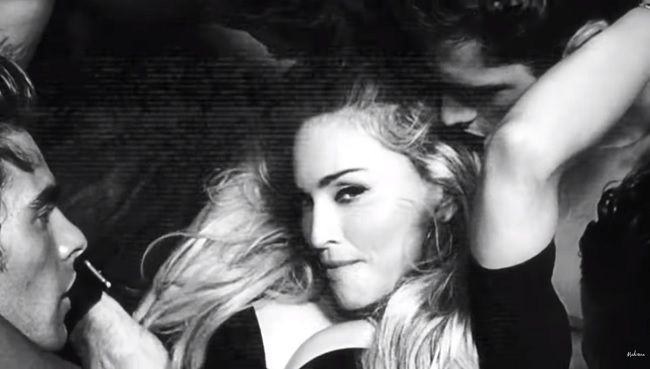 Clip del videoclip de 'Girl Gone Wild', de Madonna