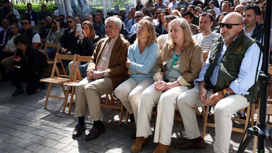 Público asistente al evento que ayer tuvo lugar en los jardines de excelencia internacional del Pazo de Rubiáns, en Vilagarcía.