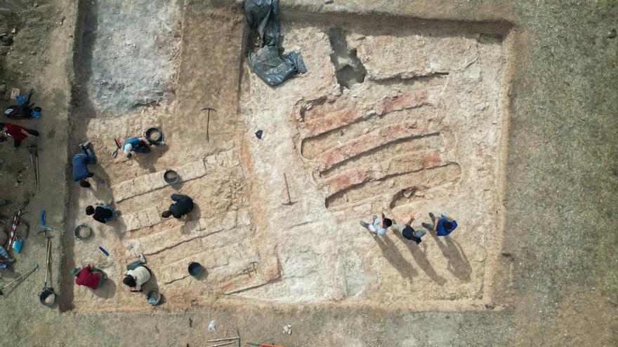 Una excavación descubre hornos de ánforas romanas  en Gata de Gorgos