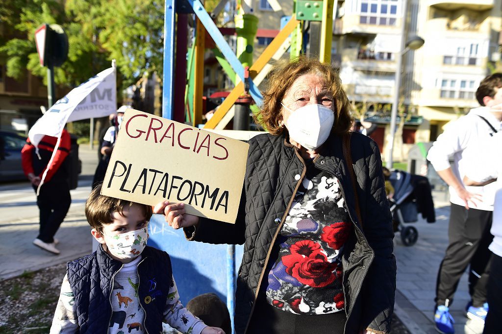 Los vecinos de las vías, celebran su primer viaje en el nuevo tren soterrado