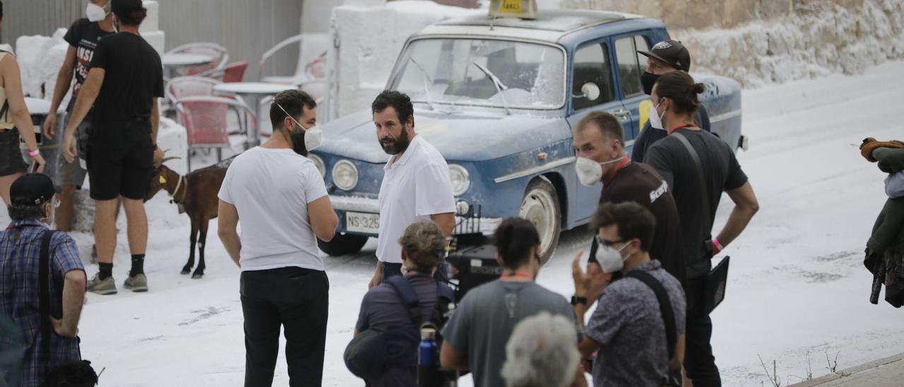 Adam Sandler rueda bajo la nieve en Mallorca.