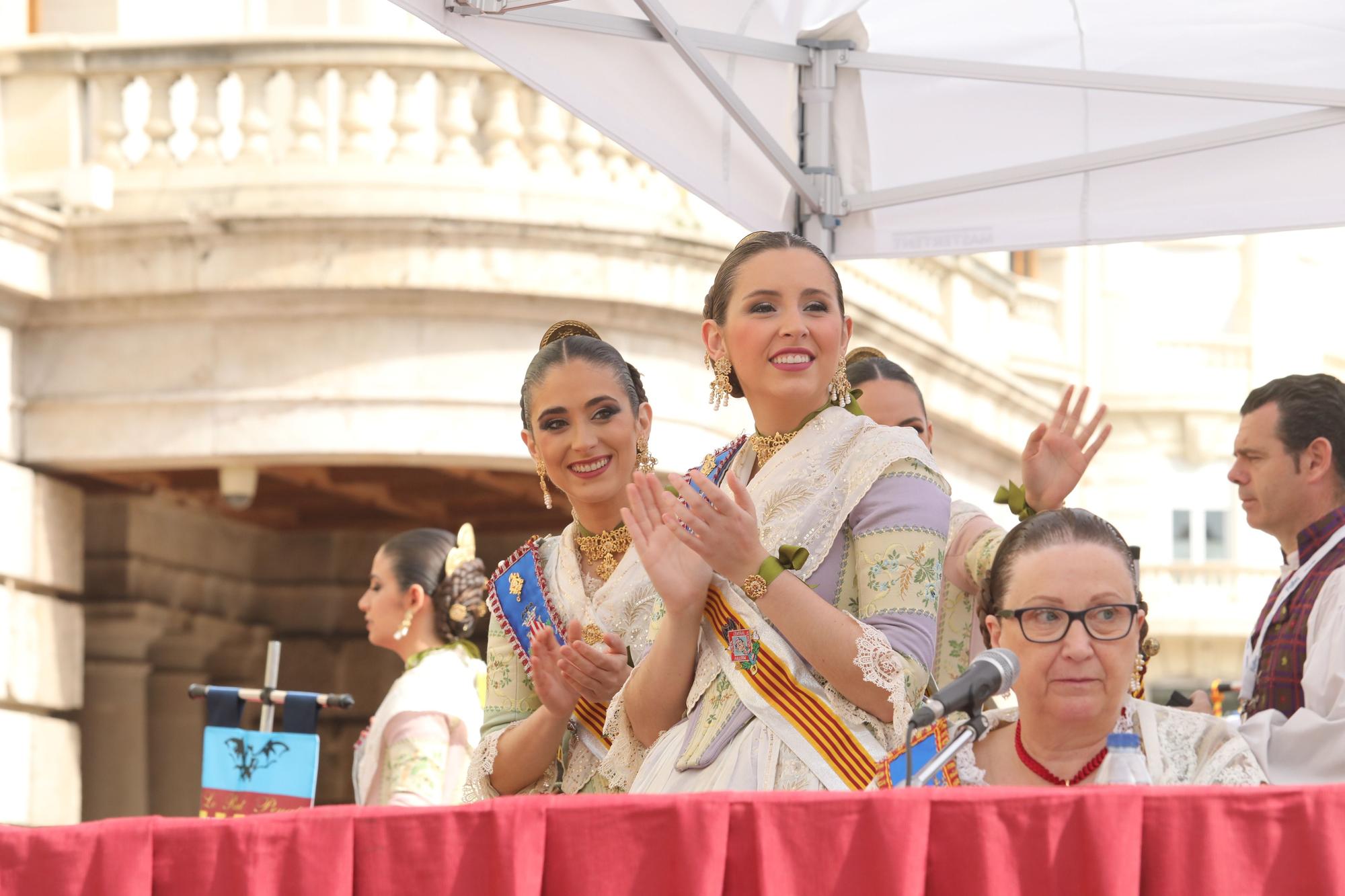 Carmen, la corte y falleras ilustres en la entrega de premios de las Fallas 2022